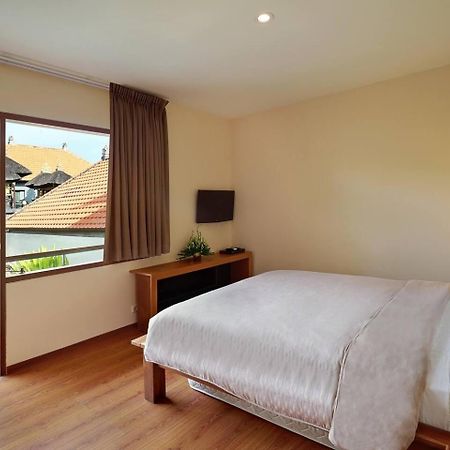 Super Value 4 Bedroom, Walk To Bintang Supermarket سمينياك المظهر الخارجي الصورة