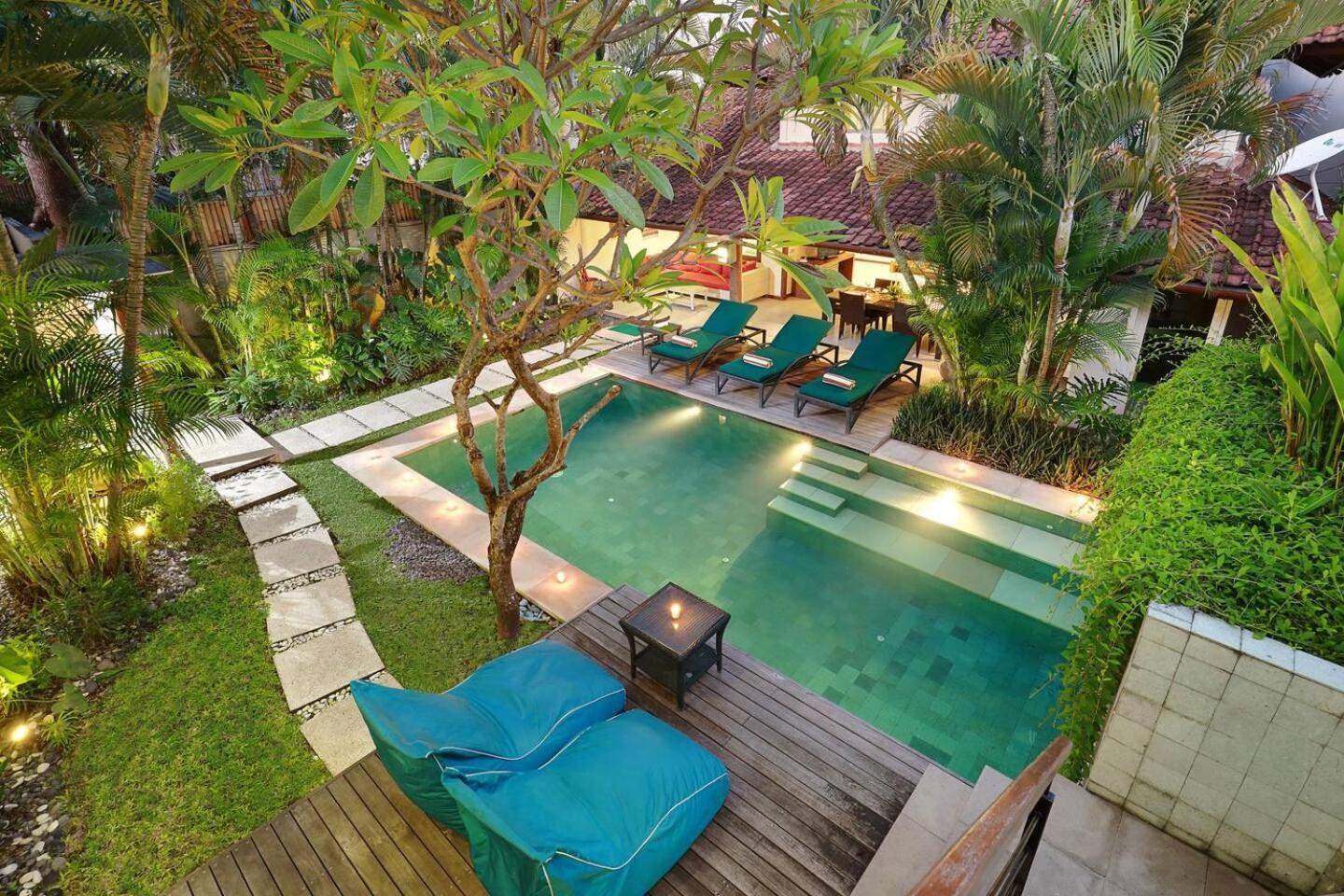Super Value 4 Bedroom, Walk To Bintang Supermarket سمينياك المظهر الخارجي الصورة