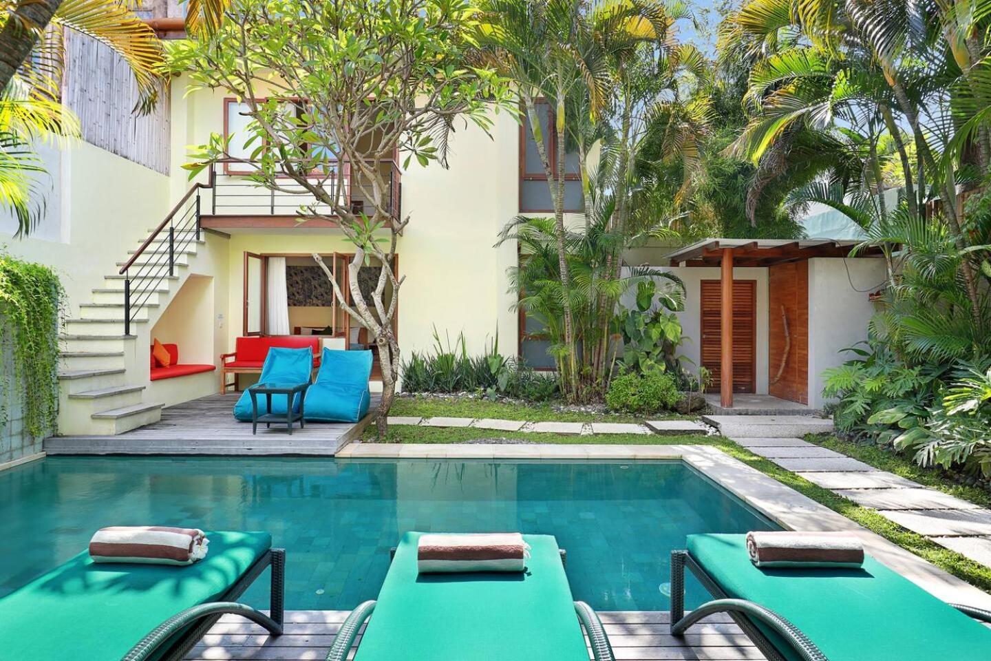 Super Value 4 Bedroom, Walk To Bintang Supermarket سمينياك المظهر الخارجي الصورة