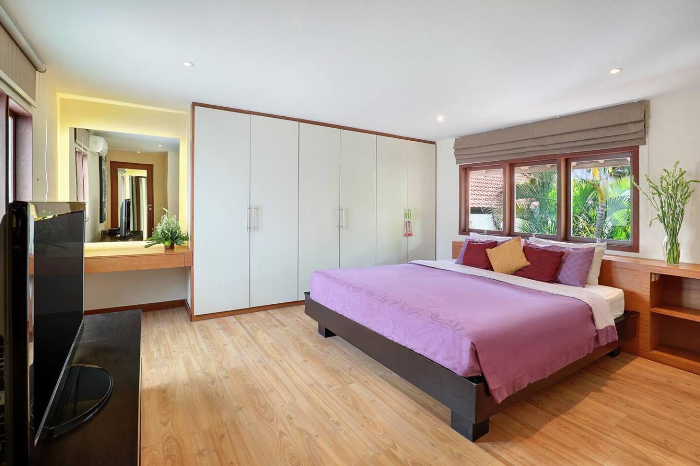 Super Value 4 Bedroom, Walk To Bintang Supermarket سمينياك المظهر الخارجي الصورة