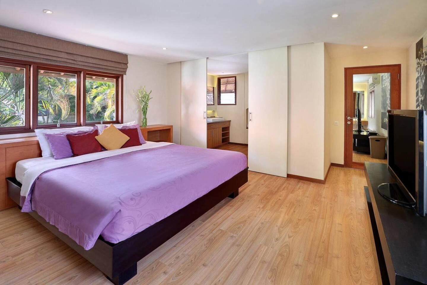 Super Value 4 Bedroom, Walk To Bintang Supermarket سمينياك المظهر الخارجي الصورة